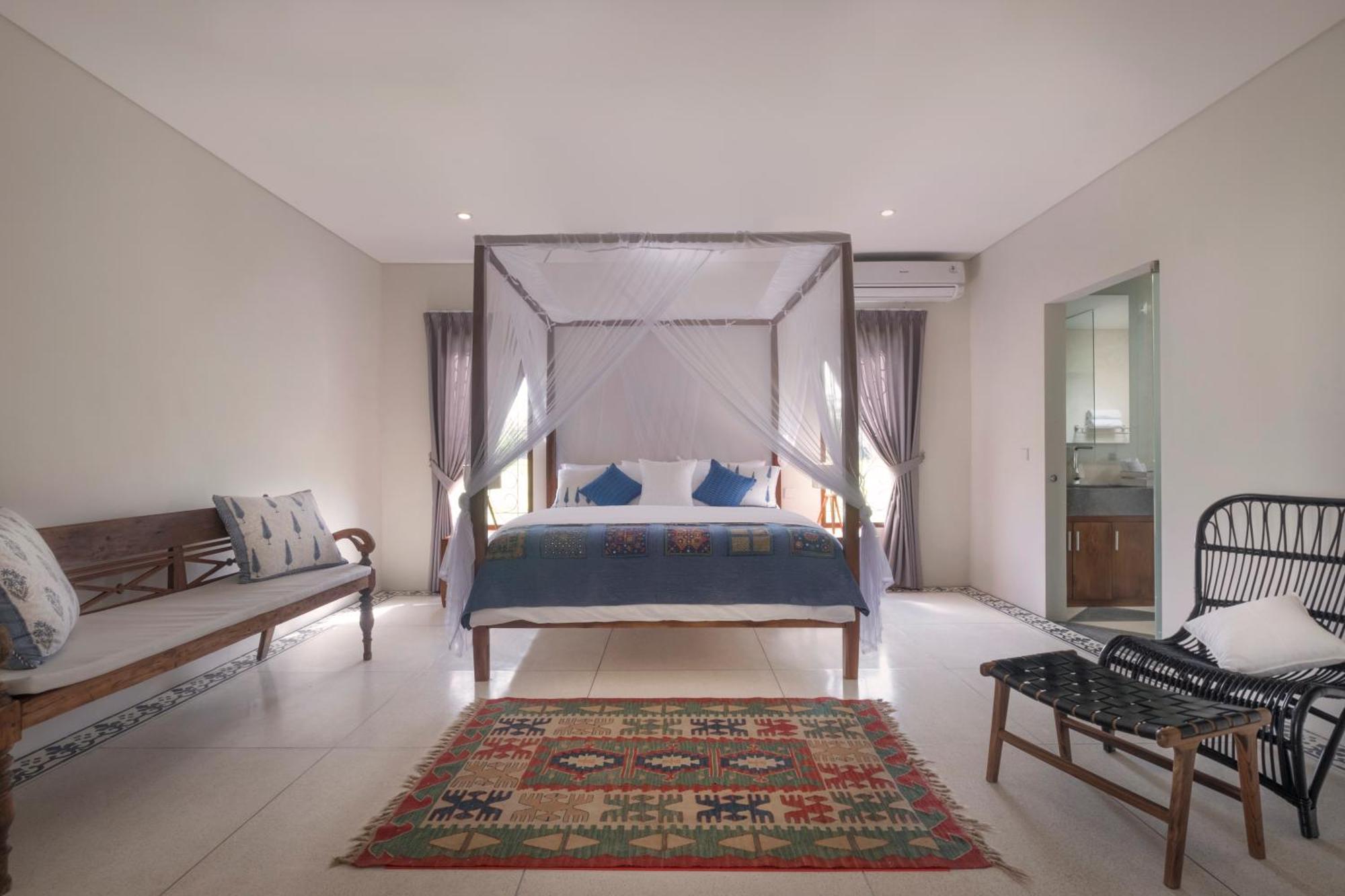 Villa Manggala - 13 Mins Walk To Berawa Beach Canggu  Exterior photo