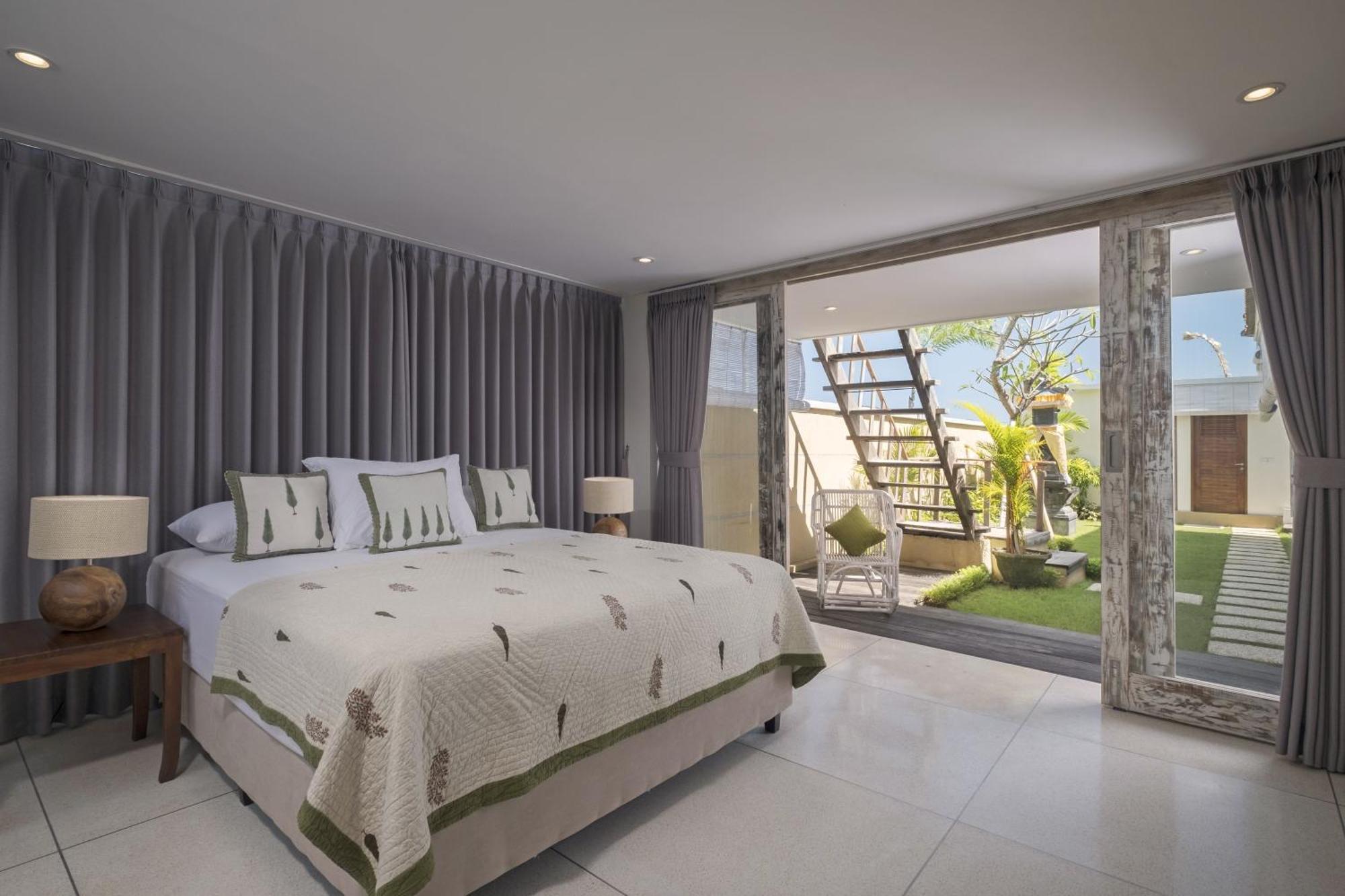 Villa Manggala - 13 Mins Walk To Berawa Beach Canggu  Exterior photo