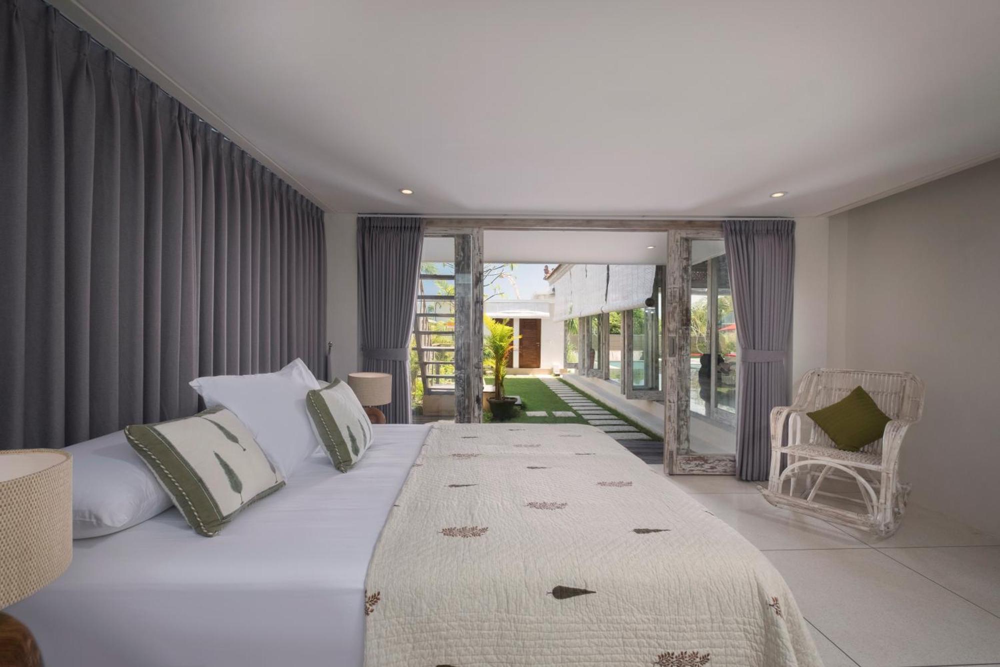 Villa Manggala - 13 Mins Walk To Berawa Beach Canggu  Exterior photo